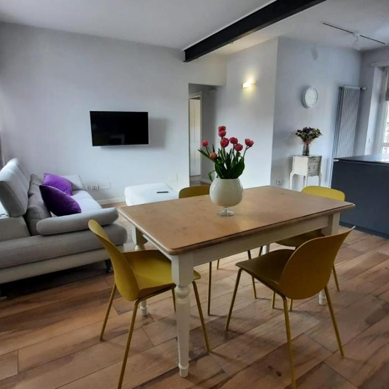 Cuore di Alba Charming Apartment - Appartamento con 2 Camere da Letto - 7