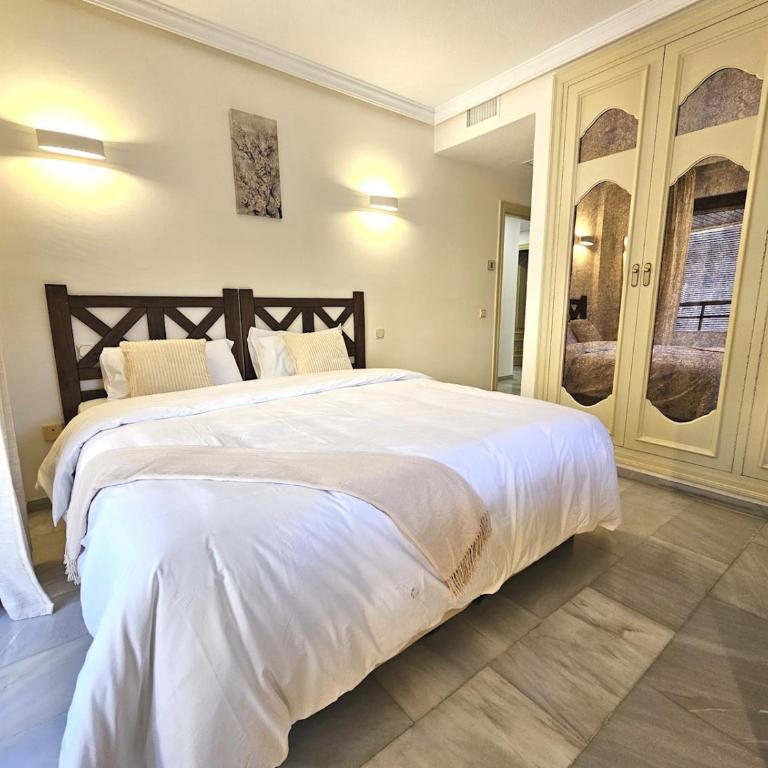 Piso Único sobre la playa en el Puerto Deportivo - Pass the Keys - Apartamento de 3 dormitorios - 21