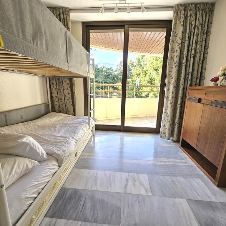 Piso Único sobre la playa en el Puerto Deportivo - Pass the Keys - Apartamento de 3 dormitorios - 23