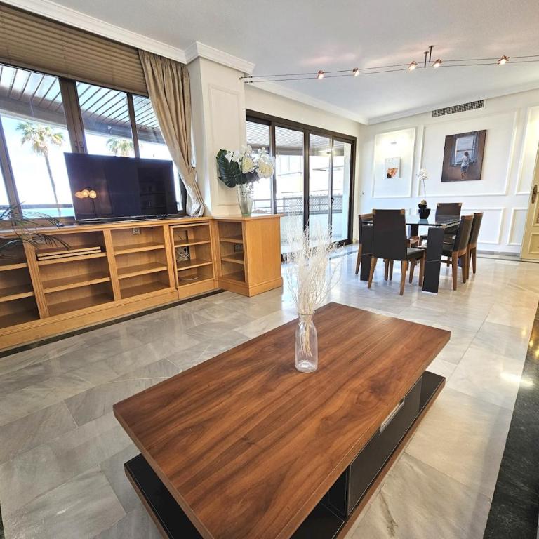 Piso Único sobre la playa en el Puerto Deportivo - Pass the Keys - Apartamento de 3 dormitorios - 8