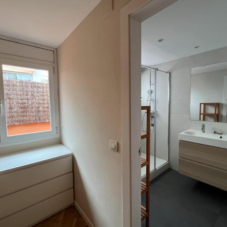 BALMES - Atico con terraza en Sant Gervasi - Three-Bedroom Apartment - 51