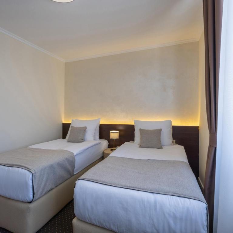 Nobel West Hotel - Dvokrevetna Soba sa Zasebnim Krevetima - 2