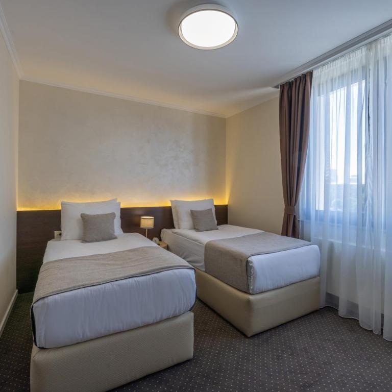 Nobel West Hotel - Dvokrevetna Soba sa Zasebnim Krevetima - 3