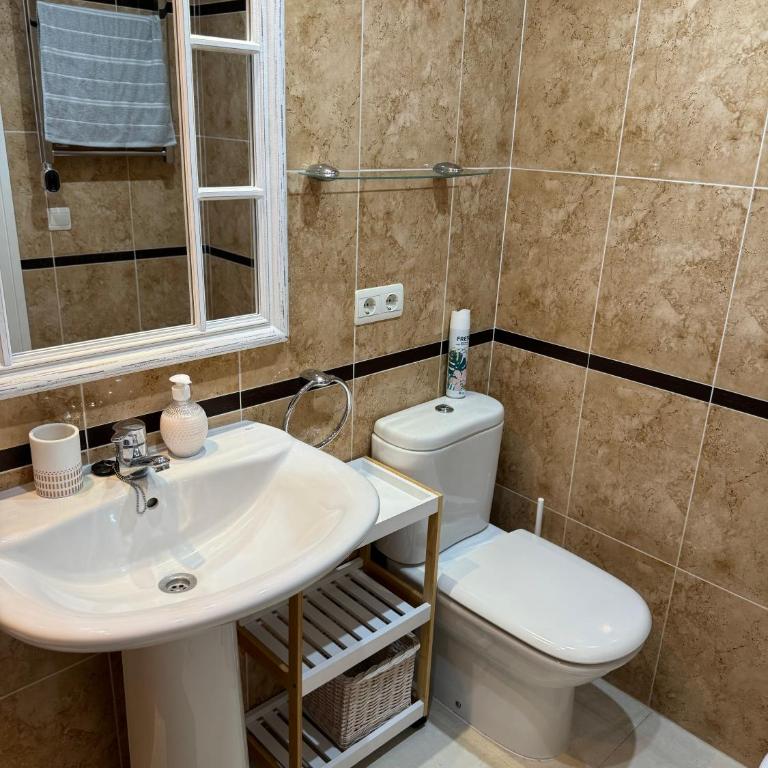 Шикарный вид! - One-Bedroom Apartment - 17