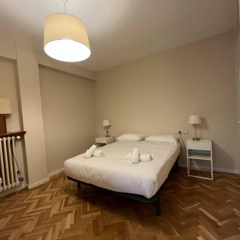 BALMES - Atico con terraza en Sant Gervasi - Three-Bedroom Apartment - 48