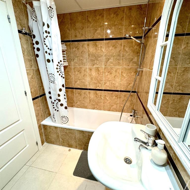 Шикарный вид! - One-Bedroom Apartment - 28