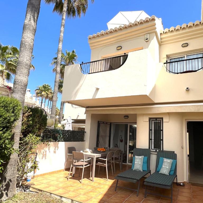 STYLISH TOWNHOUSE IN BEACHFRONT COMPLEX - Casa de 3 dormitorios - 20