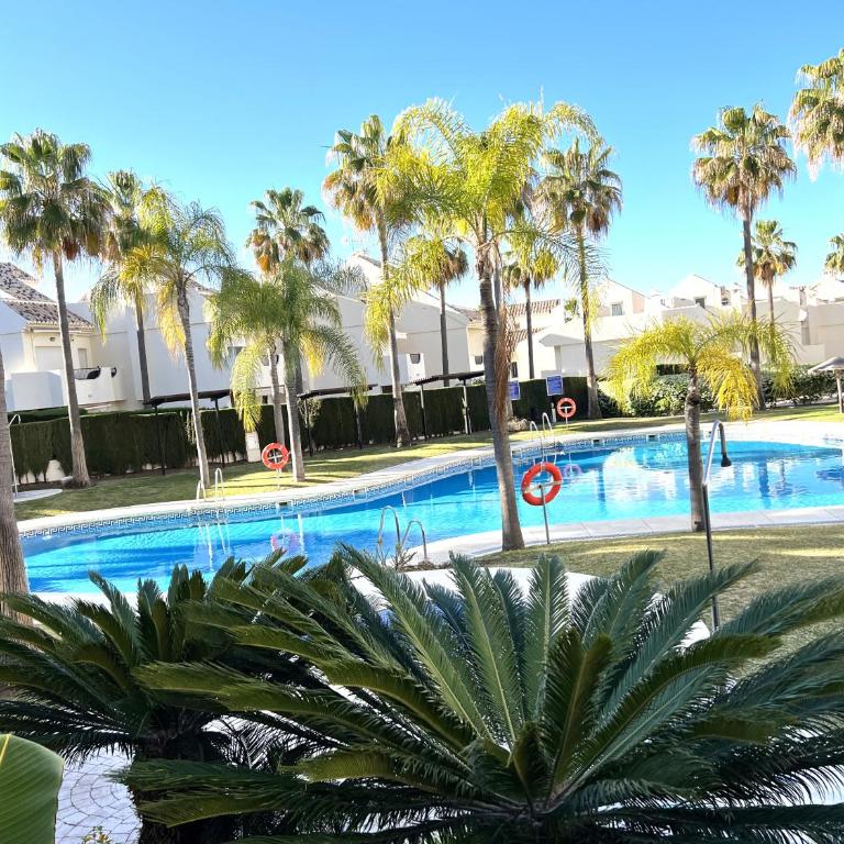 STYLISH TOWNHOUSE IN BEACHFRONT COMPLEX - Casa de 3 dormitorios - 4