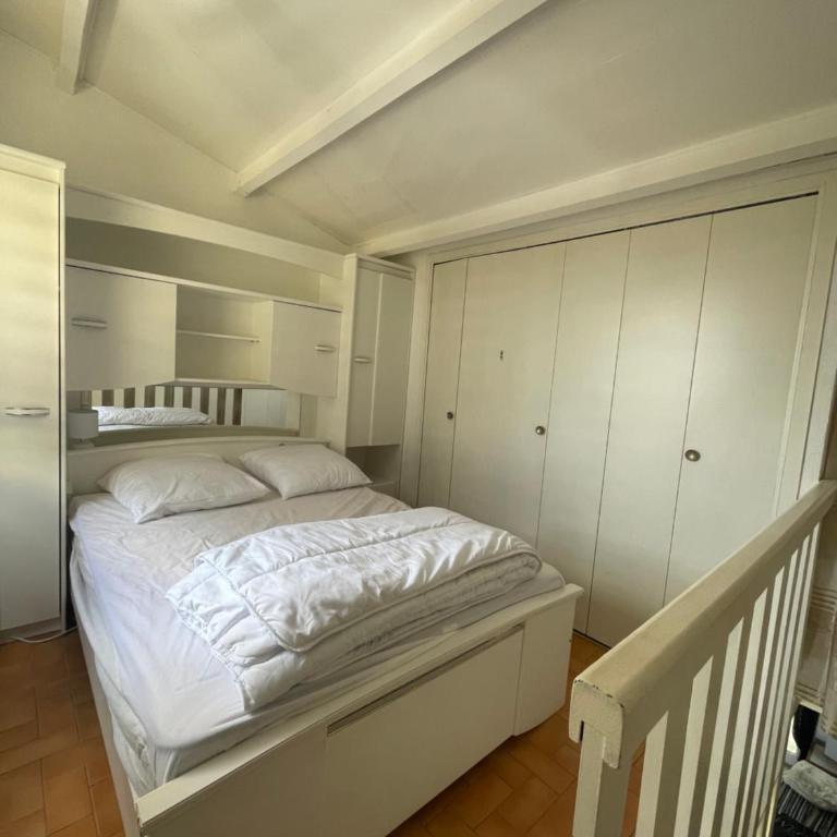 Au cœur des pins - Beija Flor - A l'entrée du village naturiste - Parking - Histoire de clés - Two-Bedroom Apartment - 13