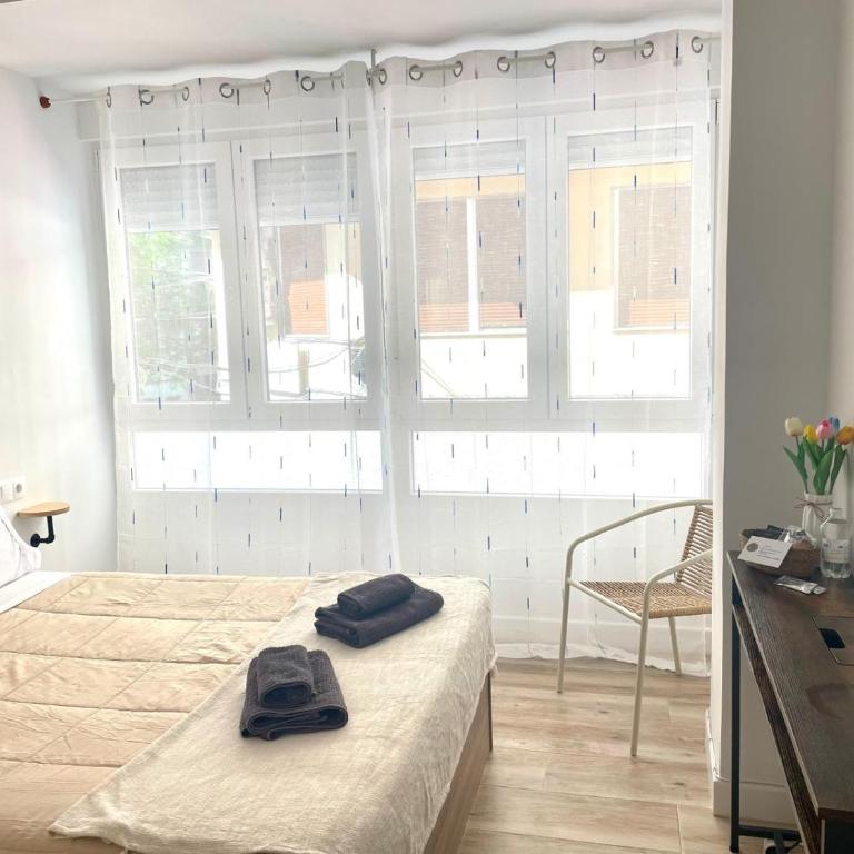 Annamaria B&B Alicante Centro - Double Room with Private Bathroom - 8