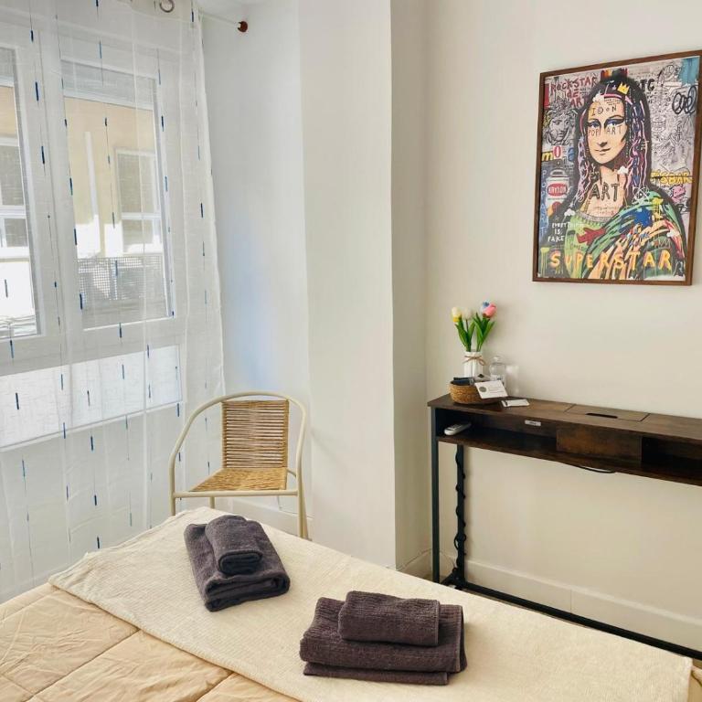Annamaria B&B Alicante Centro - Double Room with Private Bathroom - 9