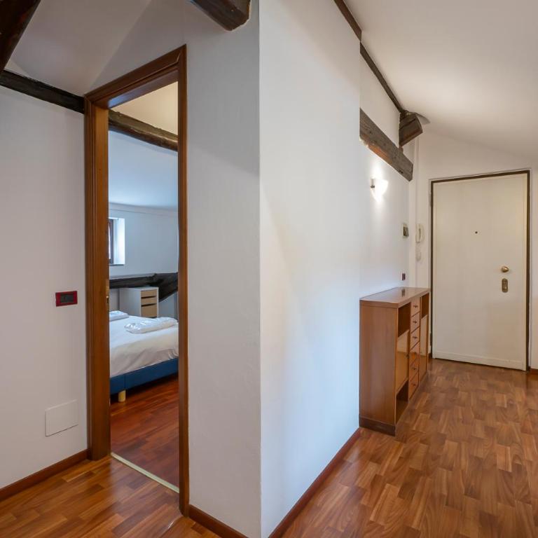 Spazioso e Comodo Appartamento in Centrale FS - AC - Appartamento con 2 Camere da Letto - 2