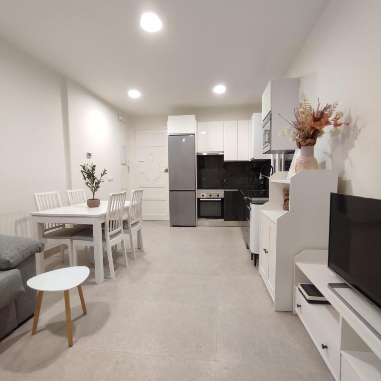 MON ART - Piso turístico en el centro de Logroño - ESTACIÓN DE TREN LOGROÑO - Apartamento de 3 dormitorios - 7