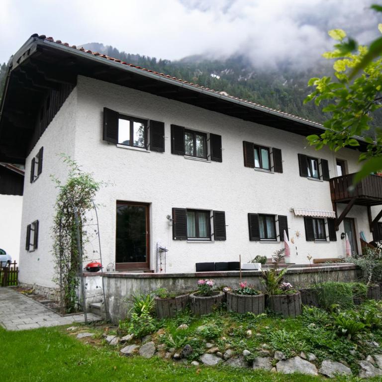 Alpina Haus - Ferienhaus - 1