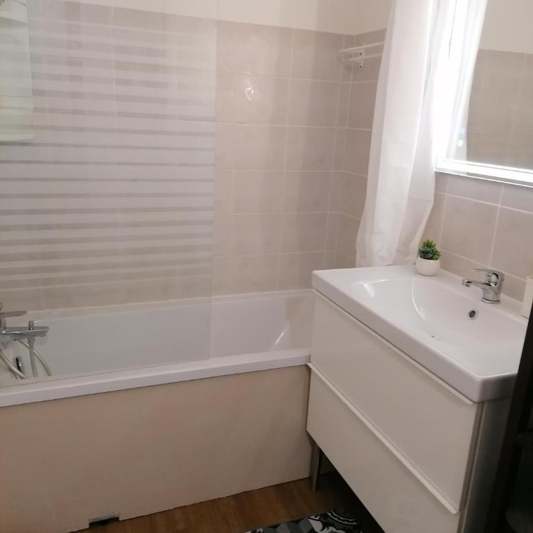 T2 centre ville Antigone Piscine Tennis - Apartamento de 1 dormitorio - 9