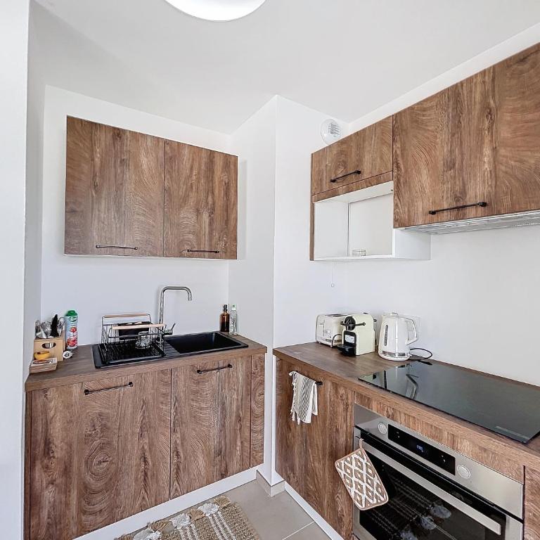 T2 dans résidence avec piscine - Appartement 1 Chambre - 8