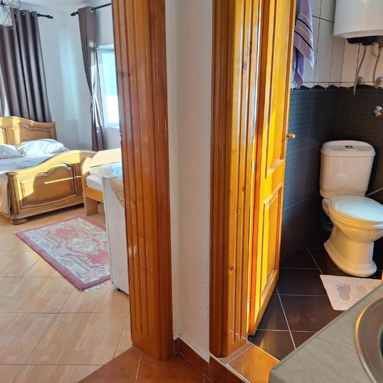 Guest house Naser - Dvokrevetna Soba sa Bračnim Krevetom i Pogledom na More - 5