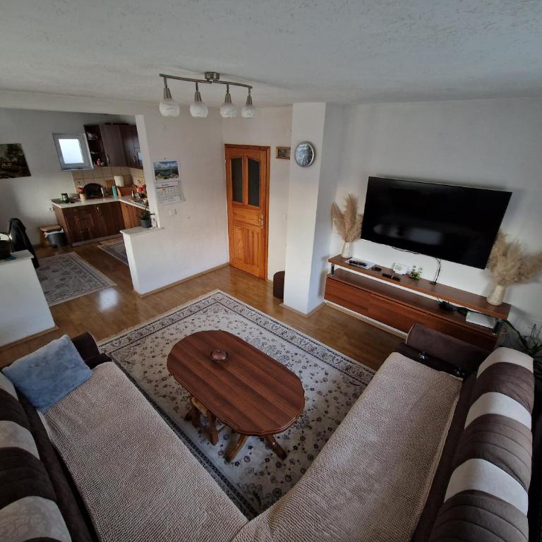 Ilidža فله مع حديقة - Villa - 17