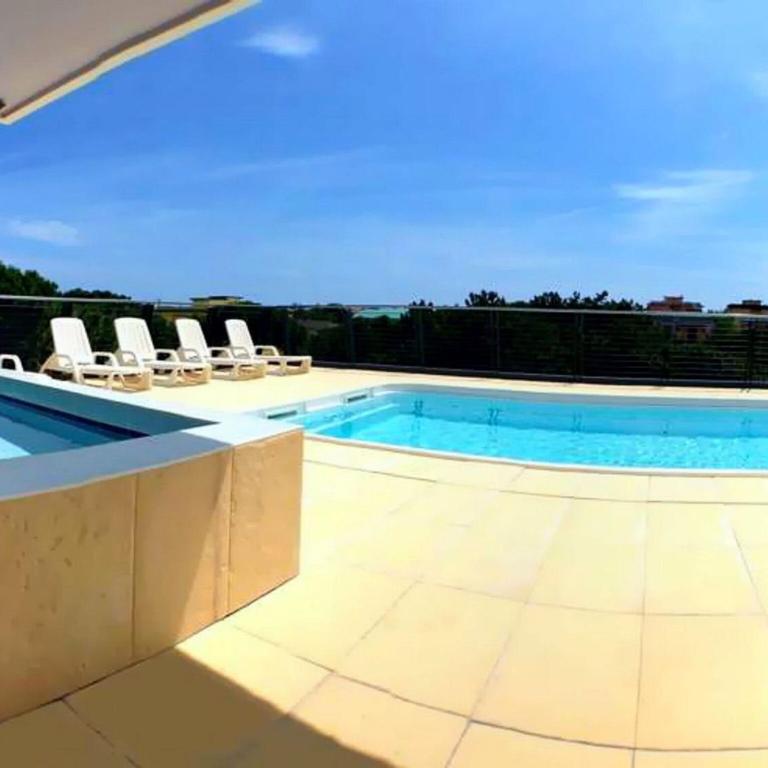 Enjoy the sun from our terrace-Beahost - Apartment - 12