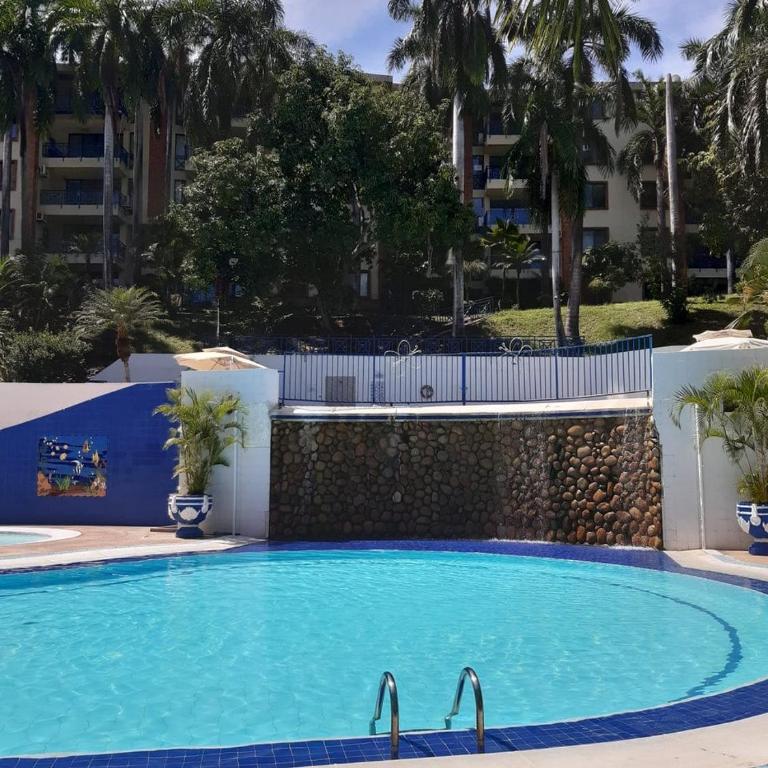 Condominio Girardot Resort Apartamento 6-402 Exclusiva vista panorámica-wi-fi - Apartamento con vistas a la piscina - 13