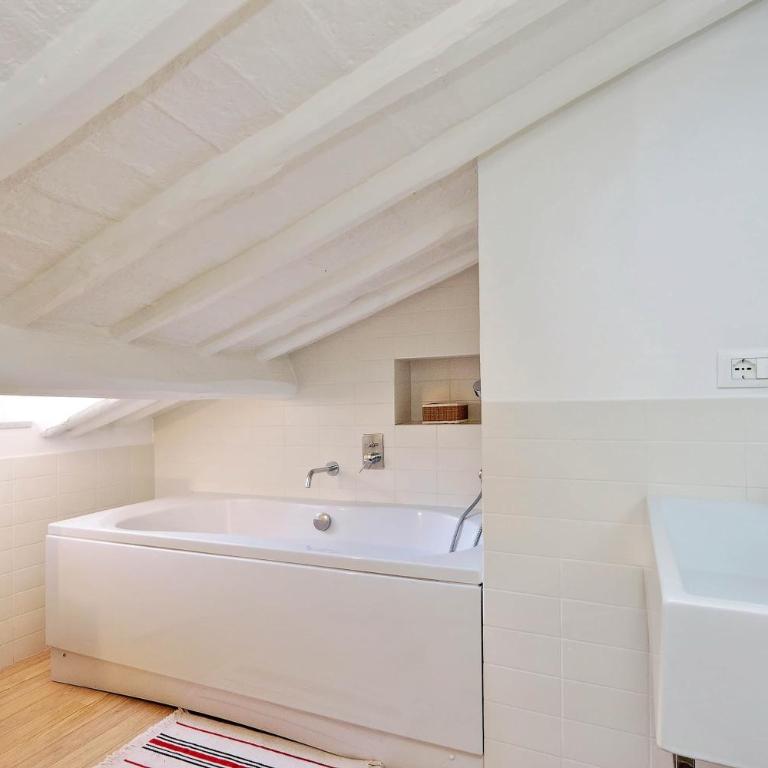 Pantheon Charming Attic | Romeloft - Standard Apartment - 11