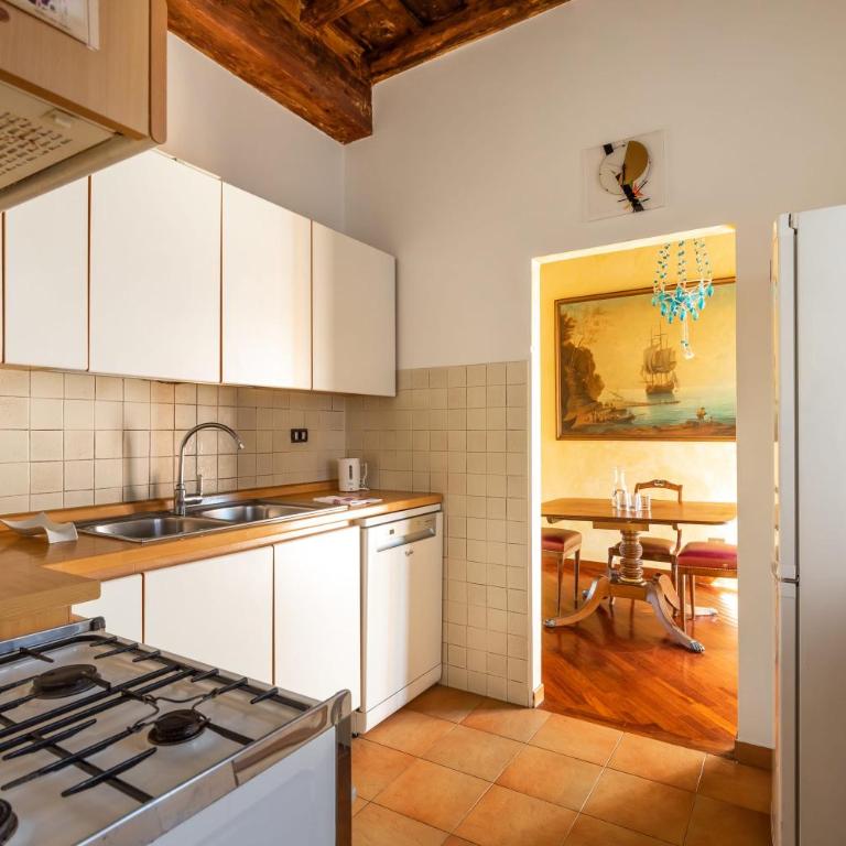 Trevi Comfortable Apartment with Terrace | Romeloft - Appartamento - 9