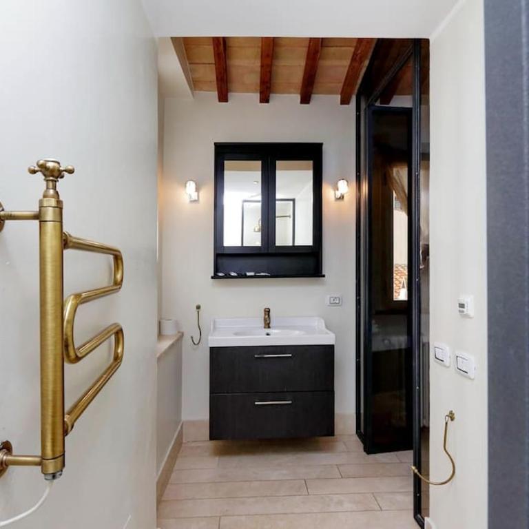 Pantheon Stylish Attic - Apartment - 11