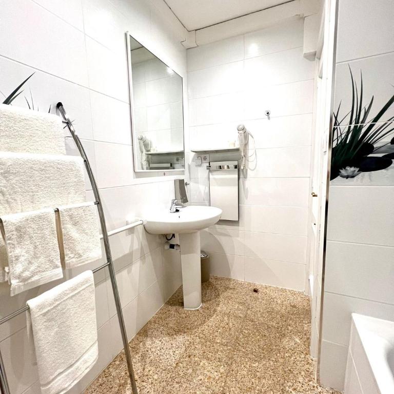 Escondite central con terraza compartida en la azotea - Queen Room - 4