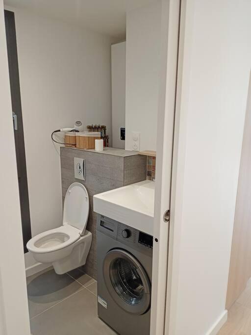 Ty Jolie Super Grand Studio avec Parking et Terrasse - Appartement 1 Chambre - 8