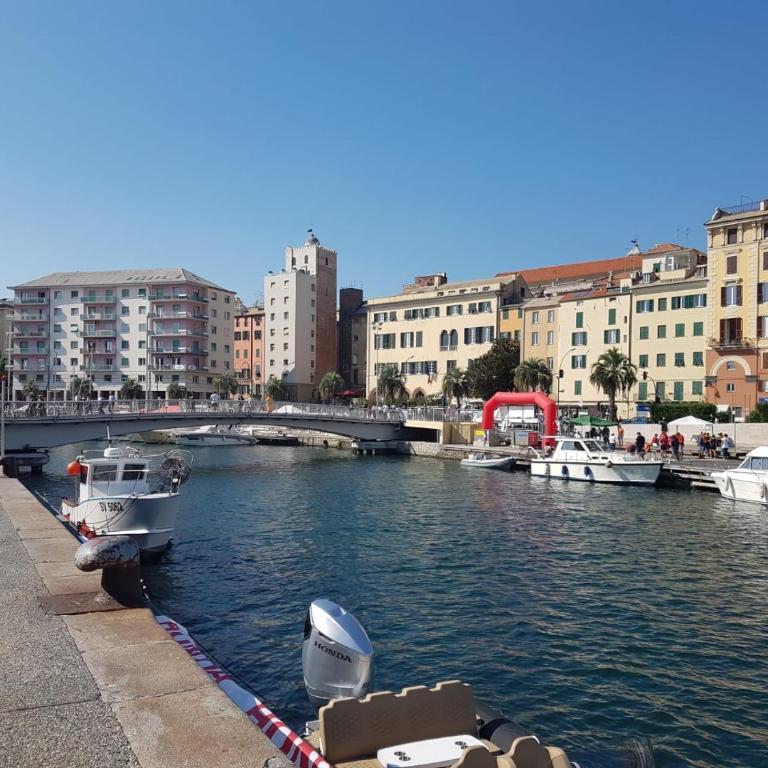 VISTA MARE SAVONA "Posto auto e ombrellone con due sdraio compreso" - Appartamento con 1 Camera da Letto - 30