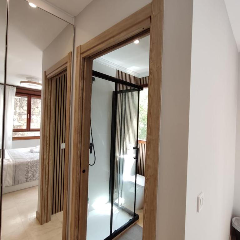 HABITACION CON HERMOSAS VISTAS A BILBAO - Habitación Doble con baño privado - 5