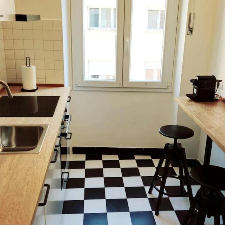 CasaKico elegante centrale 2-bdr metro 10 min Colosseo - Appartamento con 2 Camere da Letto - 25