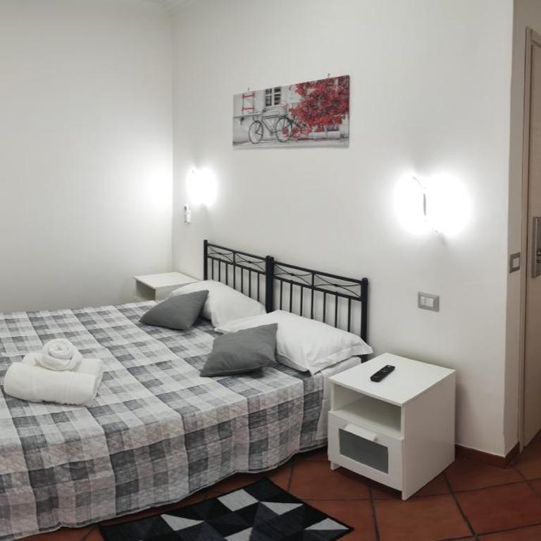 Royal House Fiumicino - Camera Matrimoniale/Doppia con Letti Singoli con Bagno in Comune - 1
