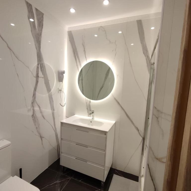 HABITACION CON HERMOSAS VISTAS A BILBAO - Habitación Doble con baño privado - 17