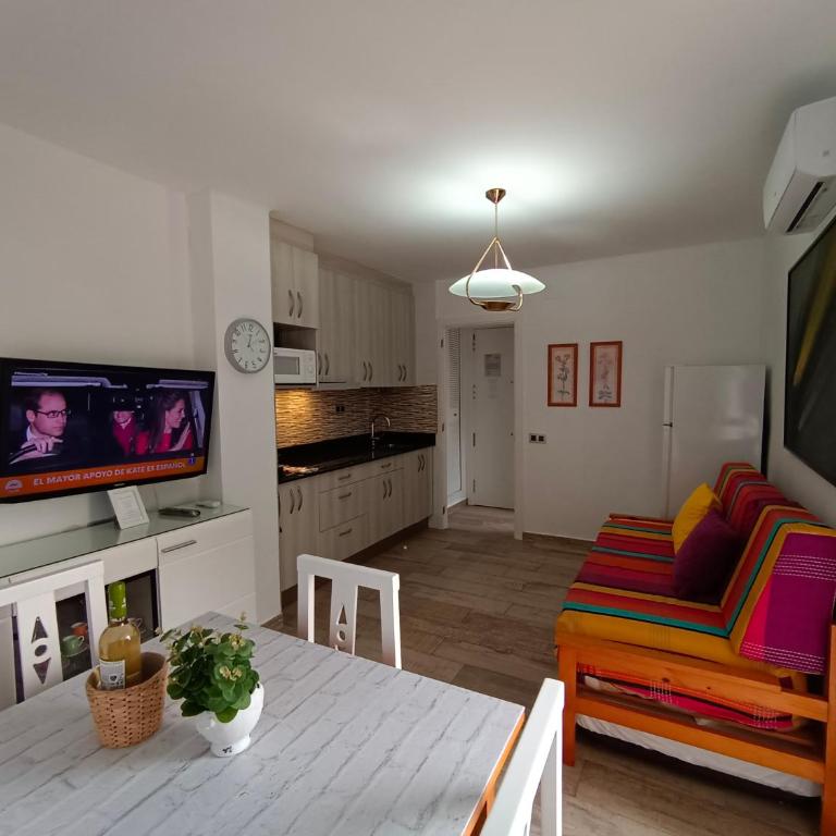 Jescamar 2 - Two-Bedroom Apartment - 5