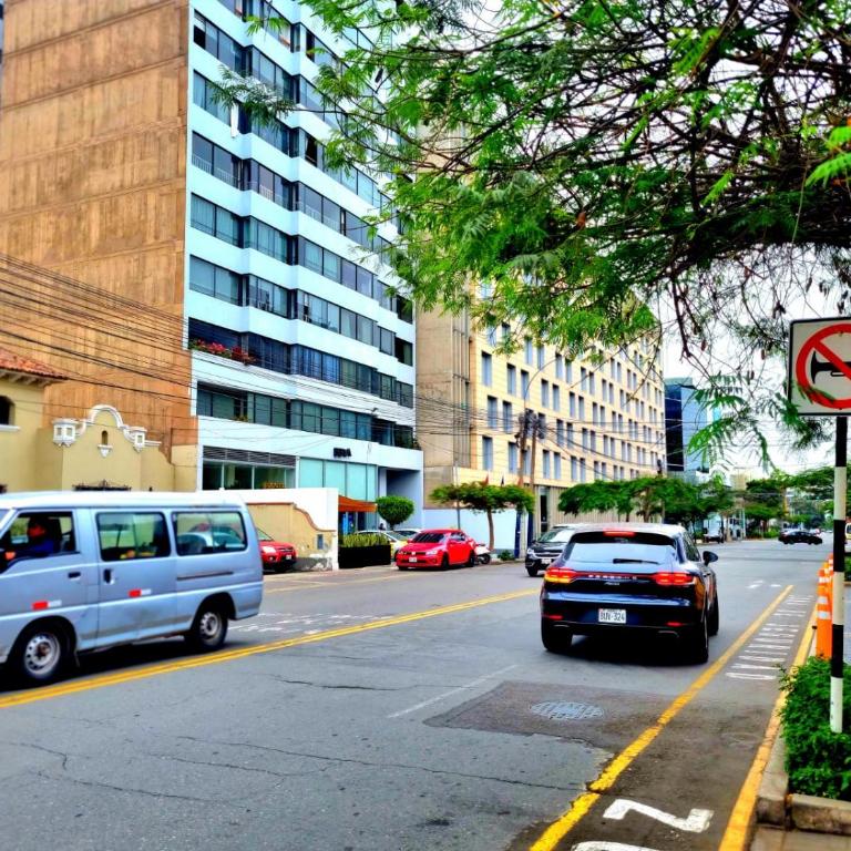 San Isidro Suites Basadre 1B403 - One-Bedroom Apartment - 32
