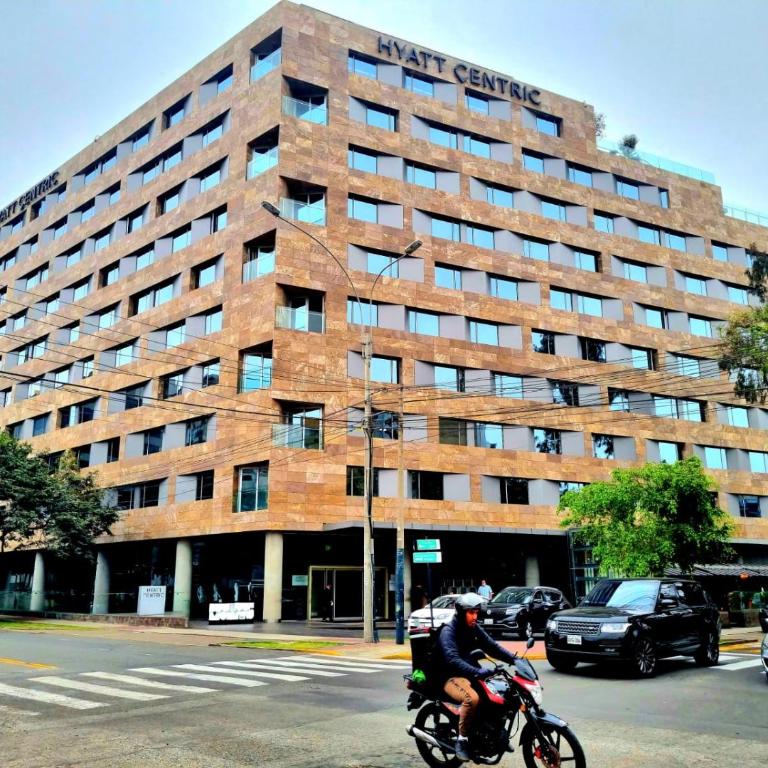 San Isidro Suites Basadre 1B403 - One-Bedroom Apartment - 11