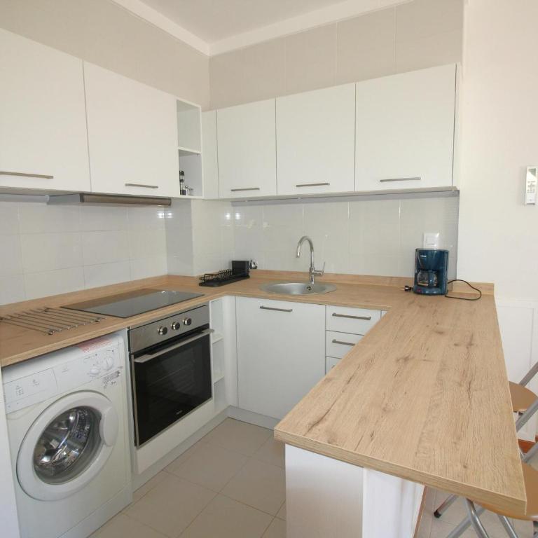 Apartamento acogedor con piscina, WiFi y garaje cerca de la playa de La Farella, Llançà - ES-228-8 - Apartamento - 8
