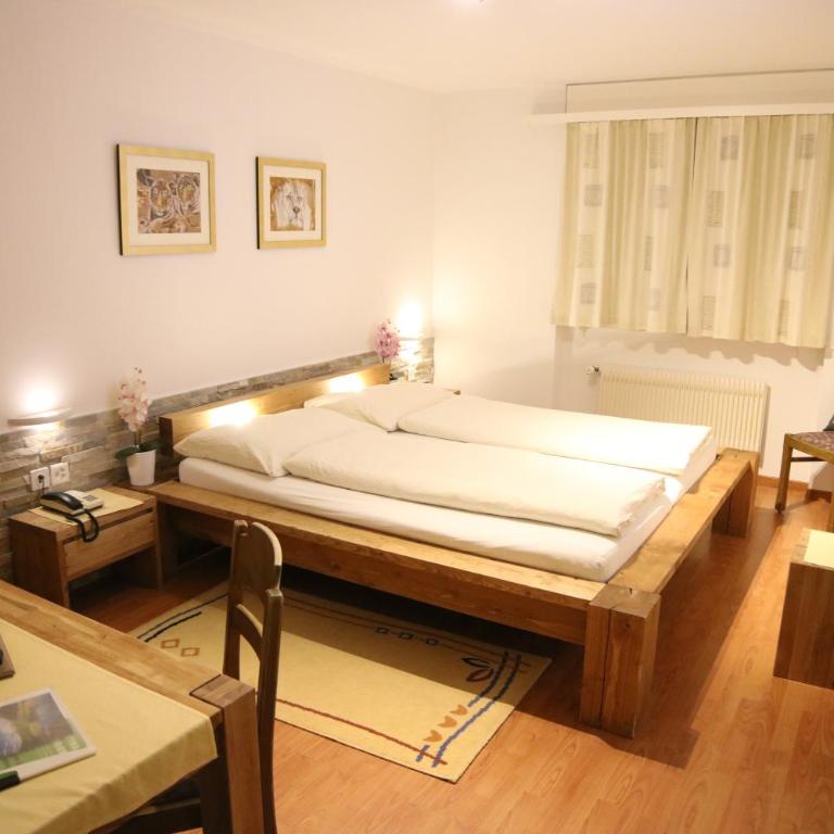 Hotel Paradis-Leukerbad-Therme - Doppelzimmer - 5