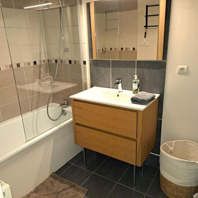 Suite Chanzy 69 - Two-Bedroom Apartment - 6