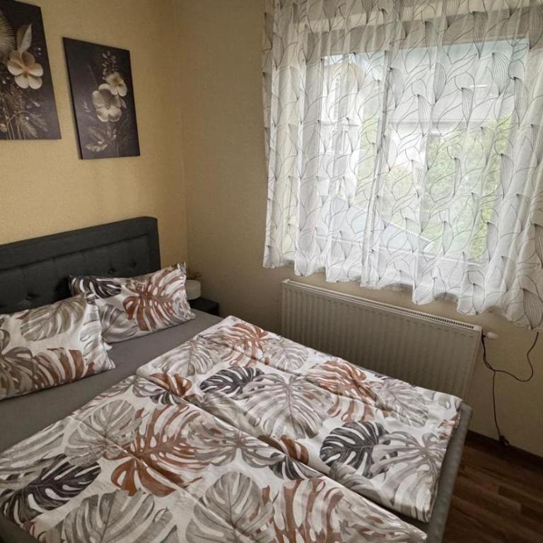 Ferienwohnung Heim - Apartment mit 1 Schlafzimmer und Dusche - 24