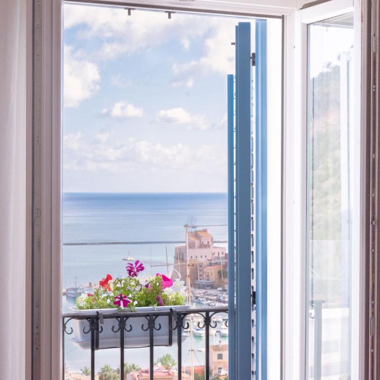 Tannur B&B - Superior Double Room with Balcony and Sea View - 8