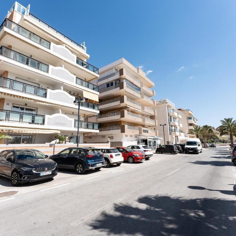 Malagasuite Seaside Penthouse with 2 Car Parking - Four-Bedroom Penthouse Apartment - 29