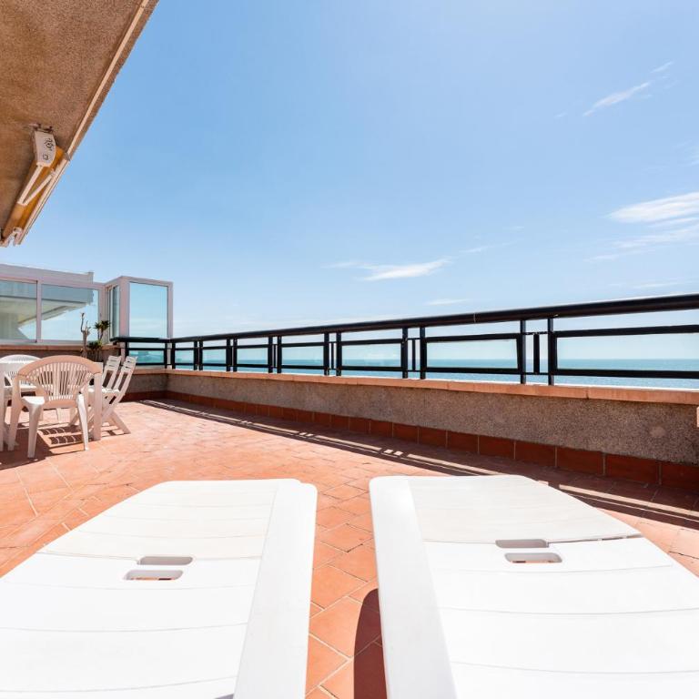 Malagasuite Seaside Penthouse with 2 Car Parking - Four-Bedroom Penthouse Apartment - 21