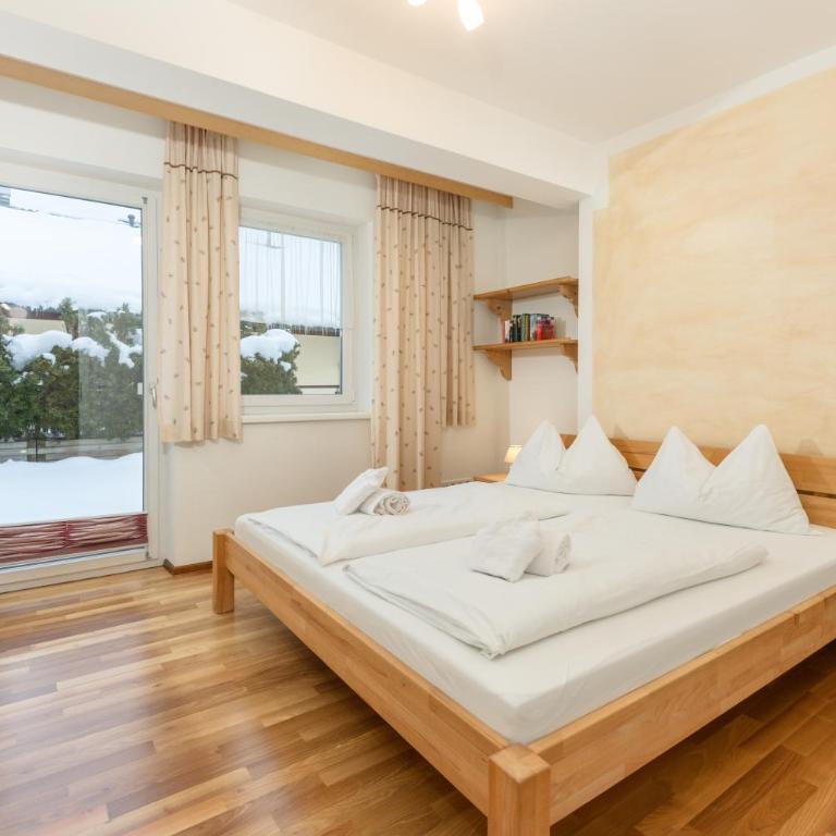 Ferienwohnungen Karoline by Schladming-Appartements - Apartment mit Terrasse - 2