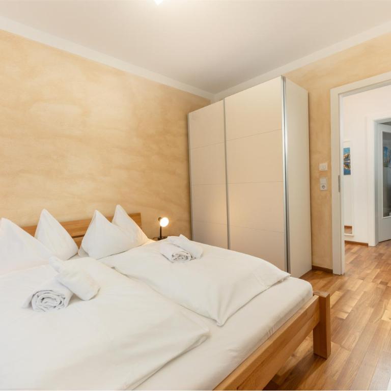 Ferienwohnungen Karoline by Schladming-Appartements - Apartment mit Terrasse - 10