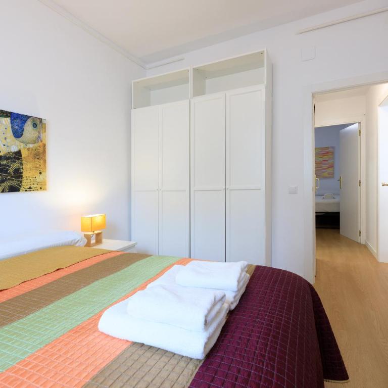 ApartEasy - Private terrace, 3 bedrooms, Eixample - Apartment with Terrace - 10