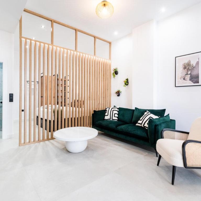 Albahaca Haven Luxury Center - One-Bedroom Apartment - 33