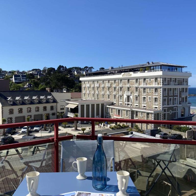 Appartement vue mer avec parking privé et WiFi à Perros-Guirec - FR-1-542-60 - Apartment - 6