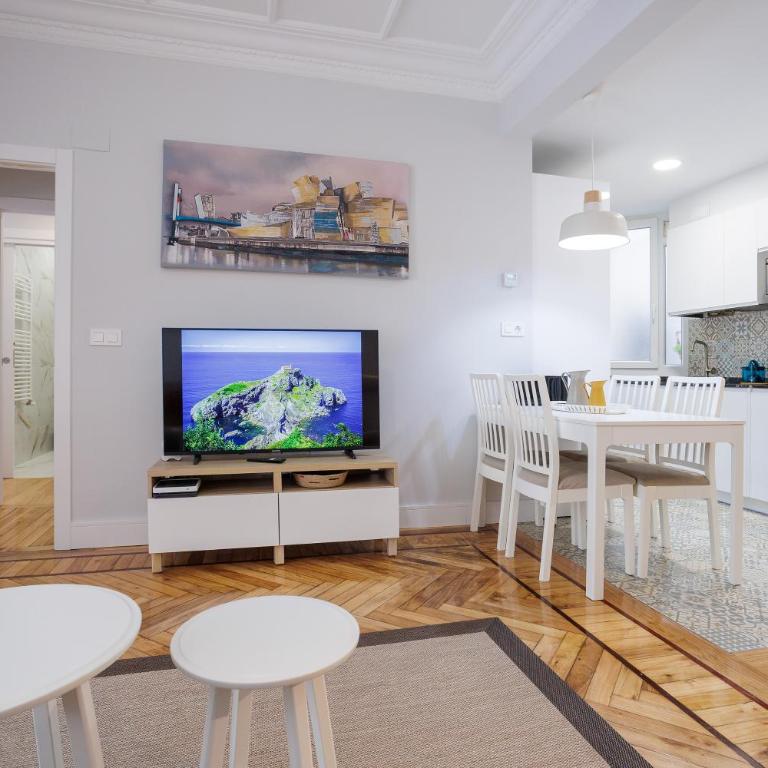 VT Gorbea by Bilbaohost - Three-Bedroom Apartment - 16
